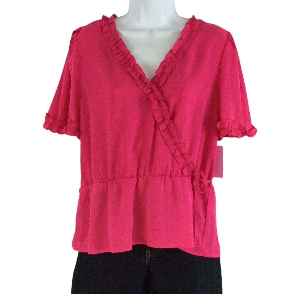 Riley and Rae Peplum Top Sz M